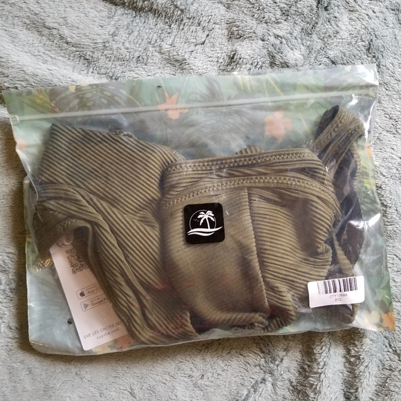 Green 2-piece Swim Suit - Picture 4 of 4